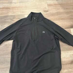 Men’s long sleeve pullover